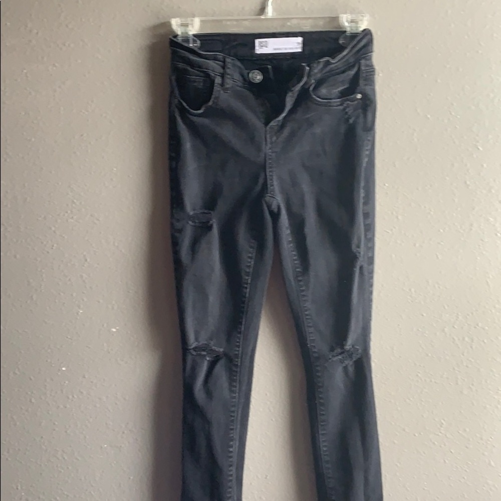Black ripped skinny jeans